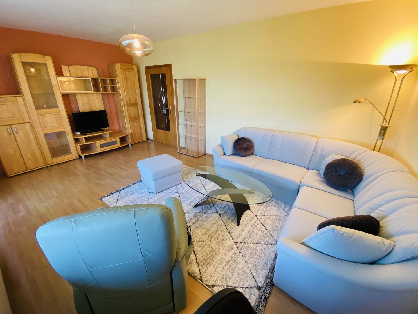 Apfelberg: Helle 2 Zimmer Mietwohnung mit 2 Loggia in ruhiger Lage