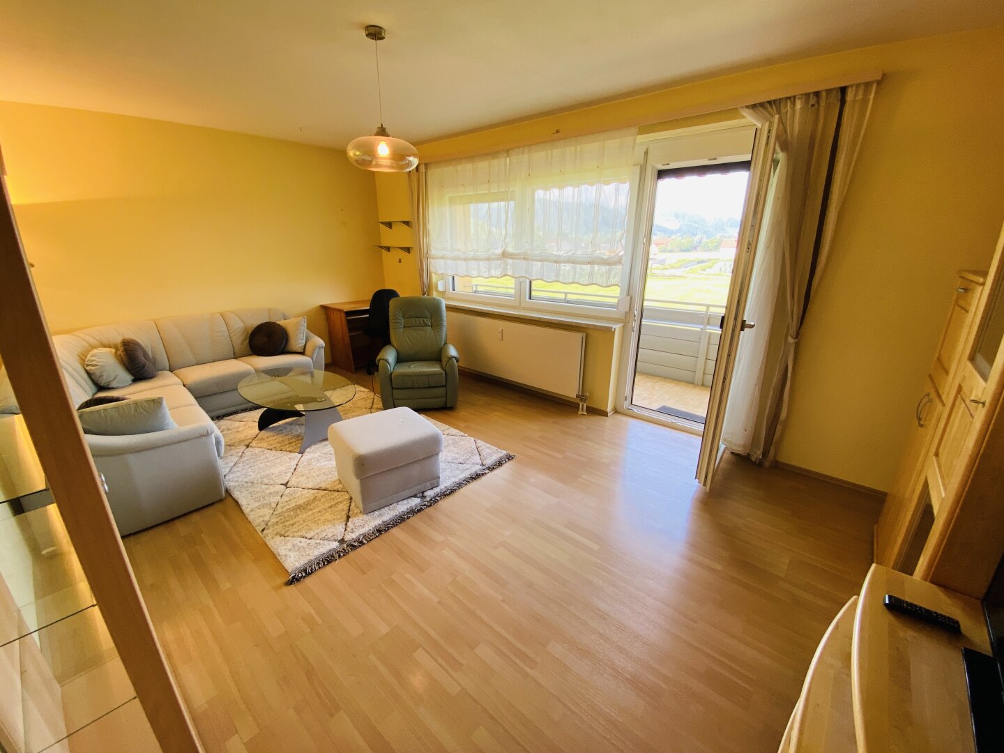 Apfelberg: Helle 2 Zimmer Mietwohnung mit 2 Loggia in ruhiger Lage