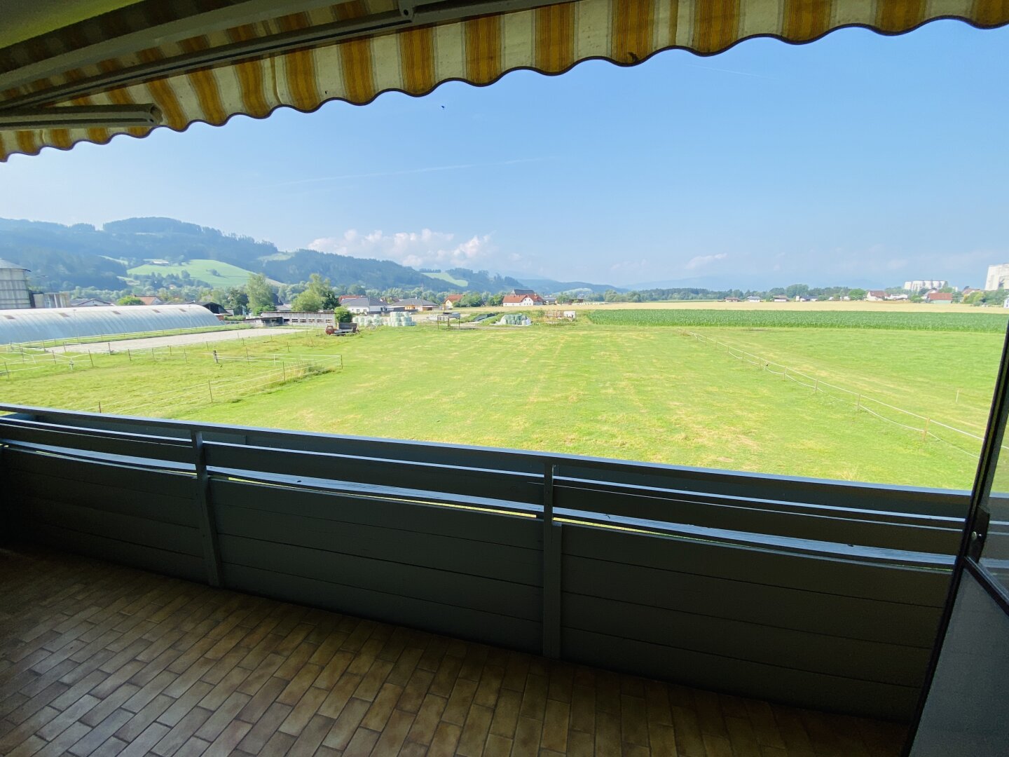 Apfelberg: Helle 2 Zimmer Mietwohnung mit 2 Loggia in ruhiger Lage