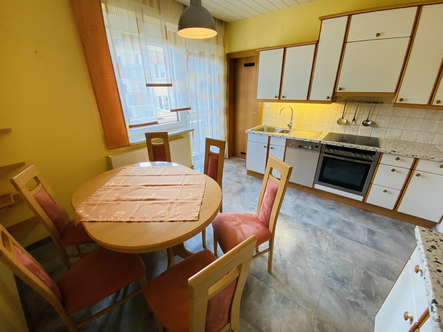 Apfelberg: Helle 2 Zimmer Mietwohnung mit 2 Loggia in ruhiger Lage