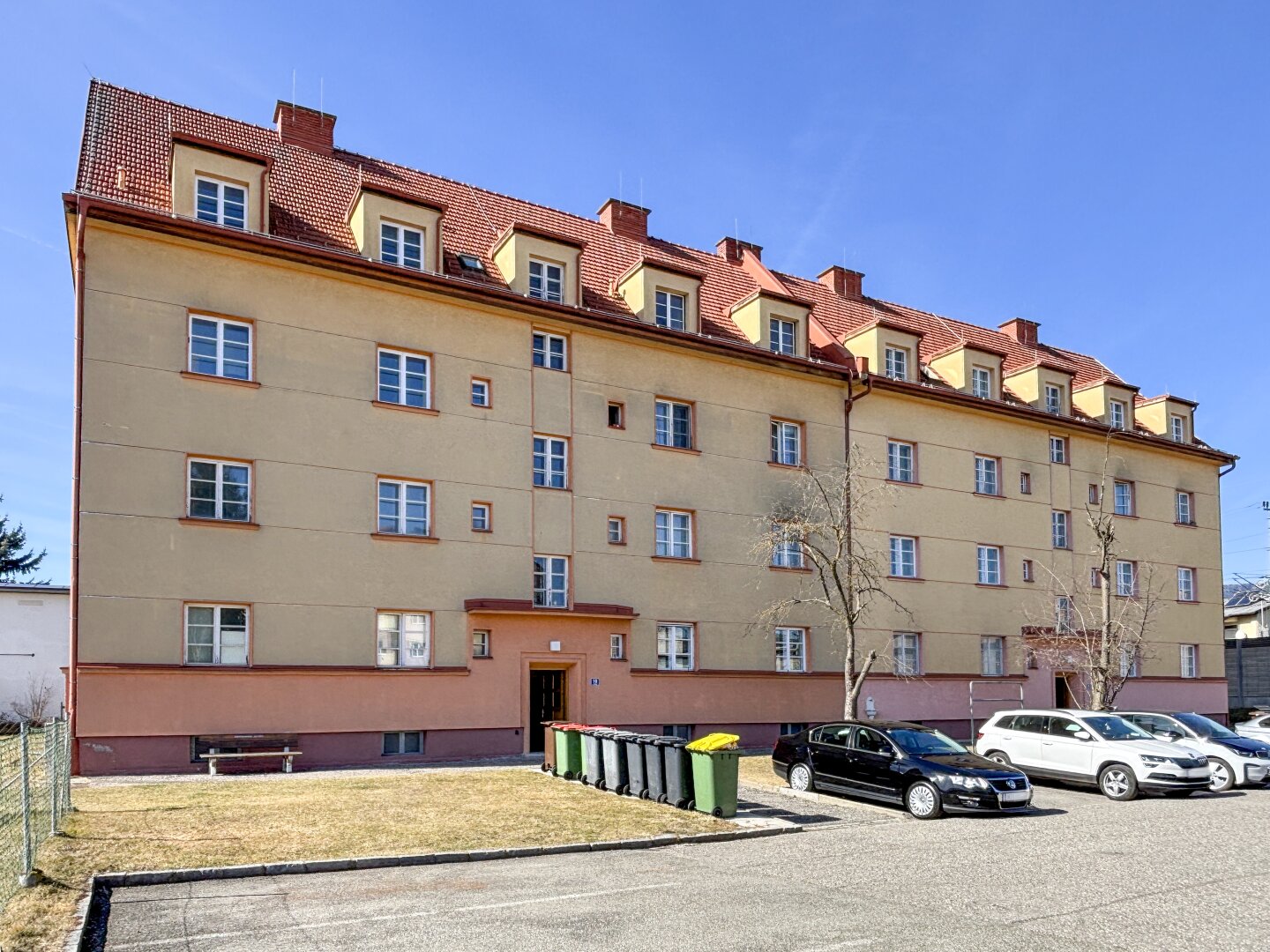 Helle, schön sanierte Dachgeschoßwohnung
