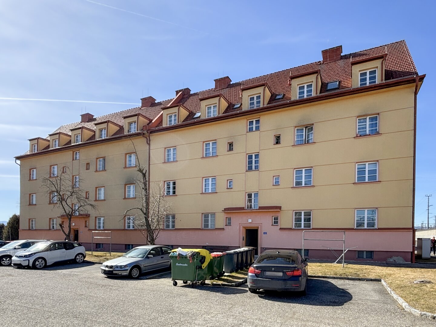 SANIERT: Dachgeschoßwohnung mit Ausblick