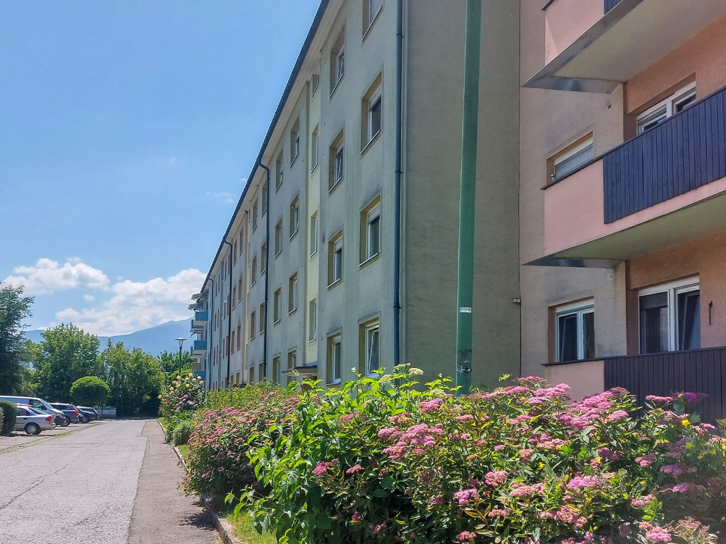 Teilsanierte, preiswerte Wohnung