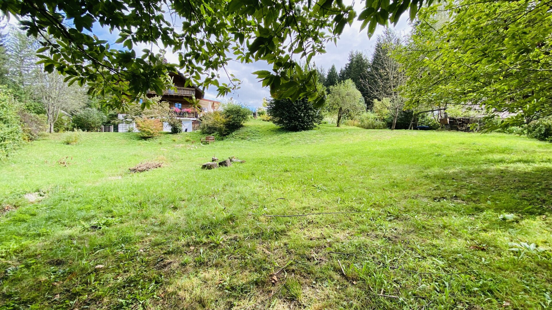 Weißkirchen: Idyllisches Baugrundstück im Grünen mit vielfältigen Gestaltungsmöglichkeiten