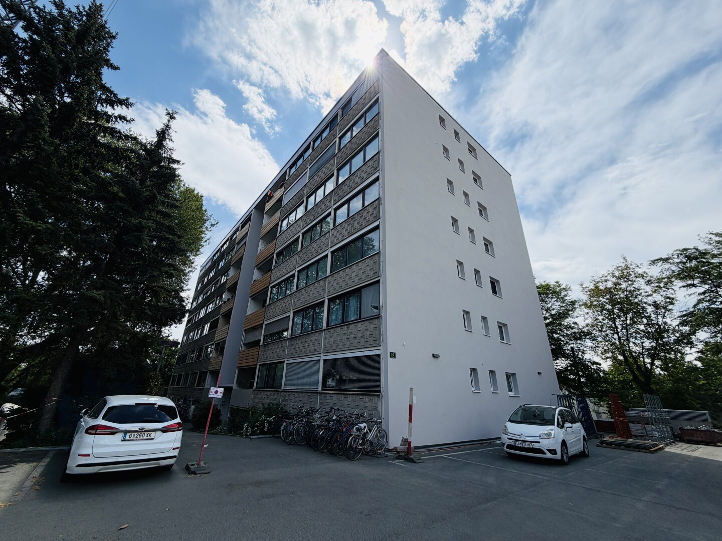 Studentenhit in 8010 Graz: Gemütliche Singlewohnung mit sonniger Loggia und Parkplatzmöglichkeit