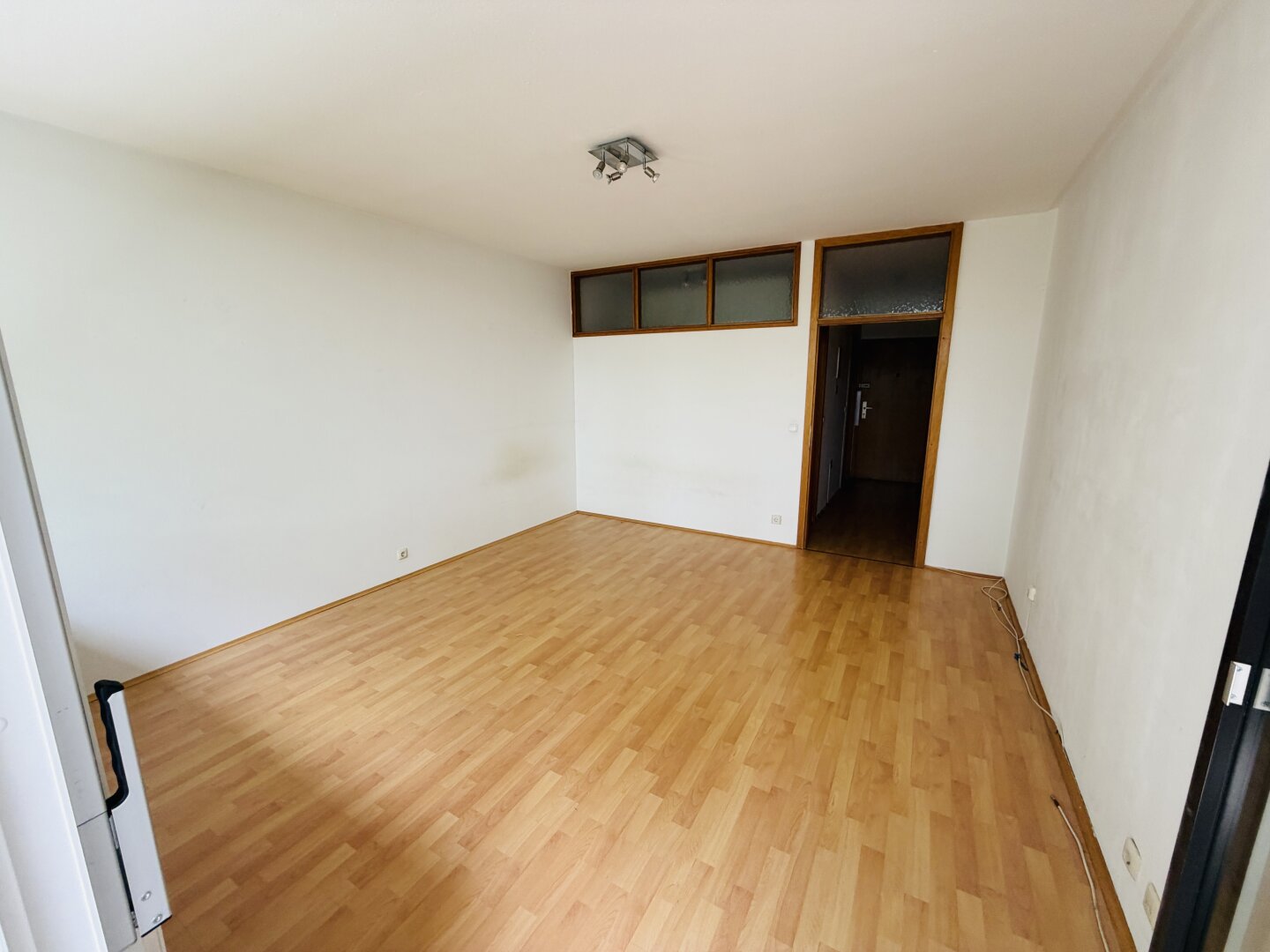 Studentenhit in 8010 Graz: Gemütliche Singlewohnung mit sonniger Loggia und Parkplatzmöglichkeit