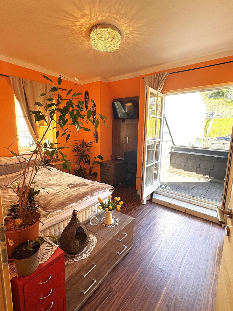 Schlafzimmer mit Sonnenterrasse
