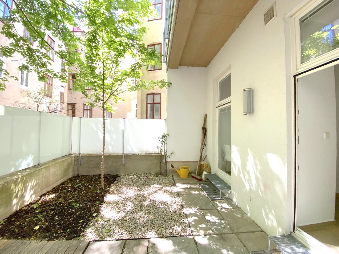 NETTE GARTENWOHNUNG NÄHE AUMANNPLATZ - UNBEFRISTETE VERMIETUNG