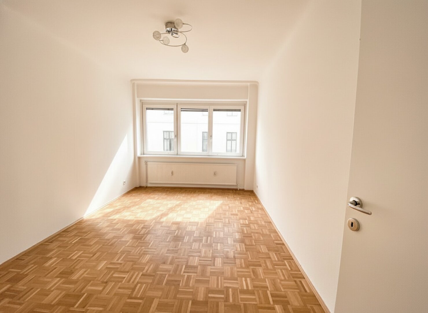 TOLLE WOHNUNG MITTEN IM 8. BEZIRK