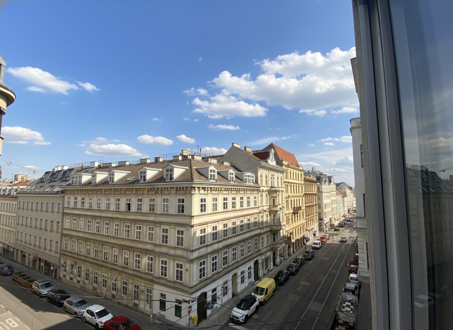 TOLLE WOHNUNG MITTEN IM 8. BEZIRK