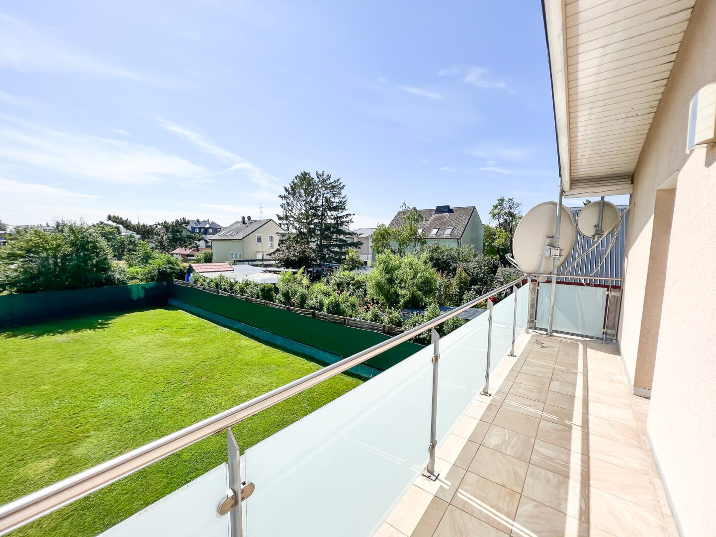 Neuwertiges modernes Einfamilienhaus mit 616 m2 Grundstück in Eßling! Direkte Busverbindung zur U2