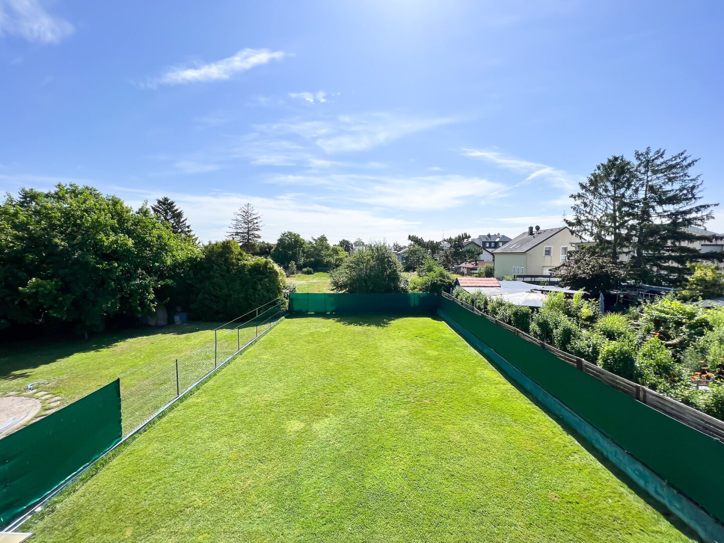 Neuwertiges modernes Einfamilienhaus mit 616 m2 Grundstück in Eßling! Direkte Busverbindung zur U2