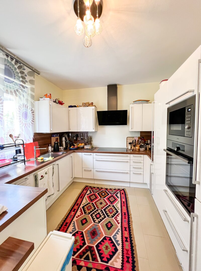 Neuwertiges modernes Einfamilienhaus mit 616 m2 Grundstück in Eßling! Direkte Busverbindung zur U2