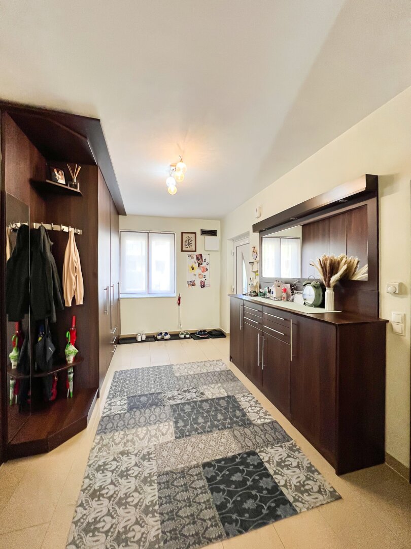 Neuwertiges modernes Einfamilienhaus mit 616 m2 Grundstück in Eßling! Direkte Busverbindung zur U2