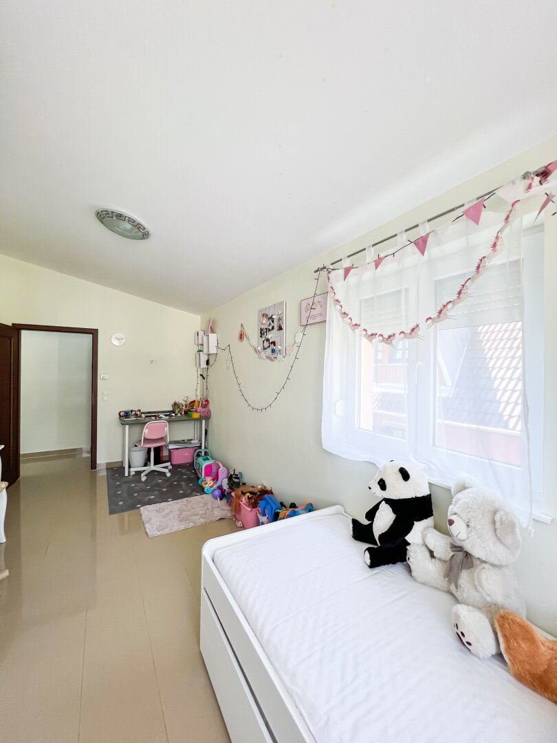 Neuwertiges modernes Einfamilienhaus mit 616 m2 Grundstück in Eßling! Direkte Busverbindung zur U2