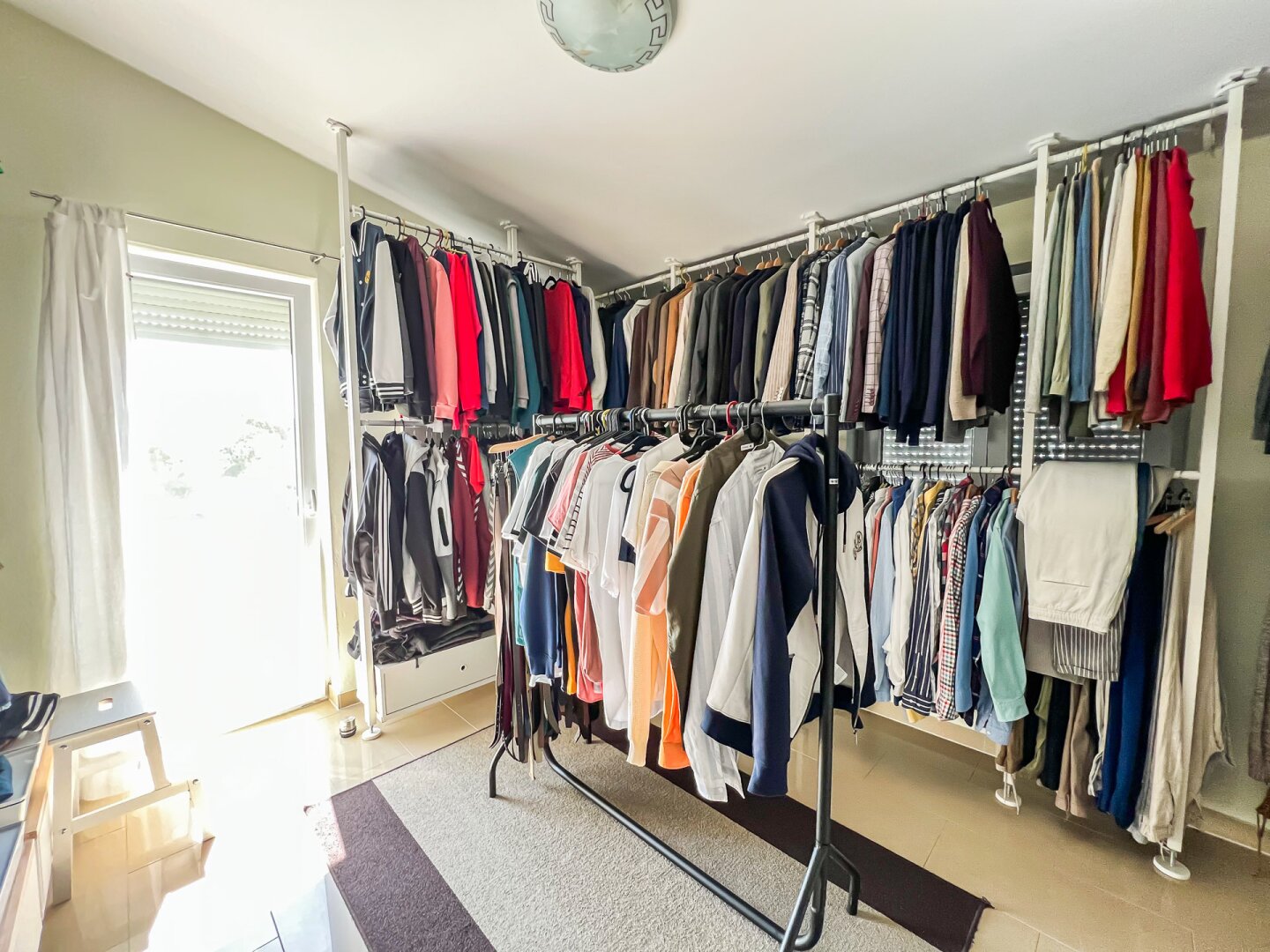 Neuwertiges modernes Einfamilienhaus mit 616 m2 Grundstück in Eßling! Direkte Busverbindung zur U2