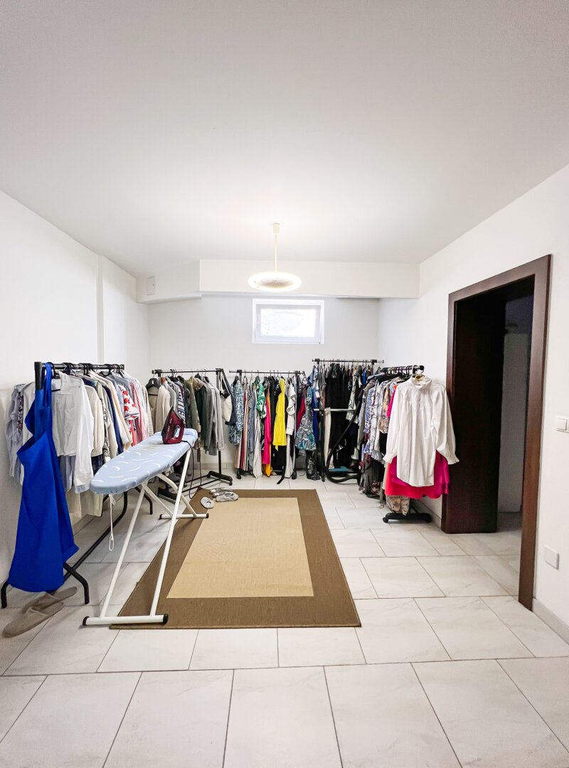 Neuwertiges modernes Einfamilienhaus mit 616 m2 Grundstück in Eßling! Direkte Busverbindung zur U2