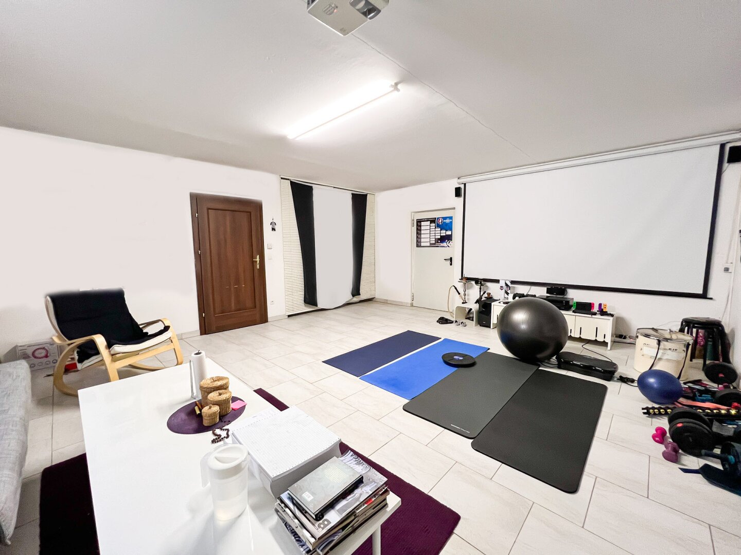 Neuwertiges modernes Einfamilienhaus mit 616 m2 Grundstück in Eßling! Direkte Busverbindung zur U2