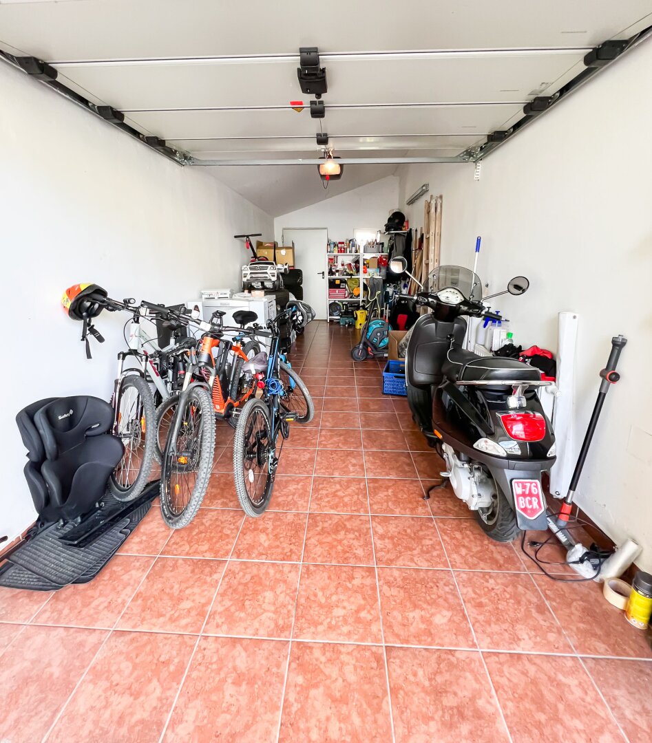 Neuwertiges modernes Einfamilienhaus mit 616 m2 Grundstück in Eßling! Direkte Busverbindung zur U2