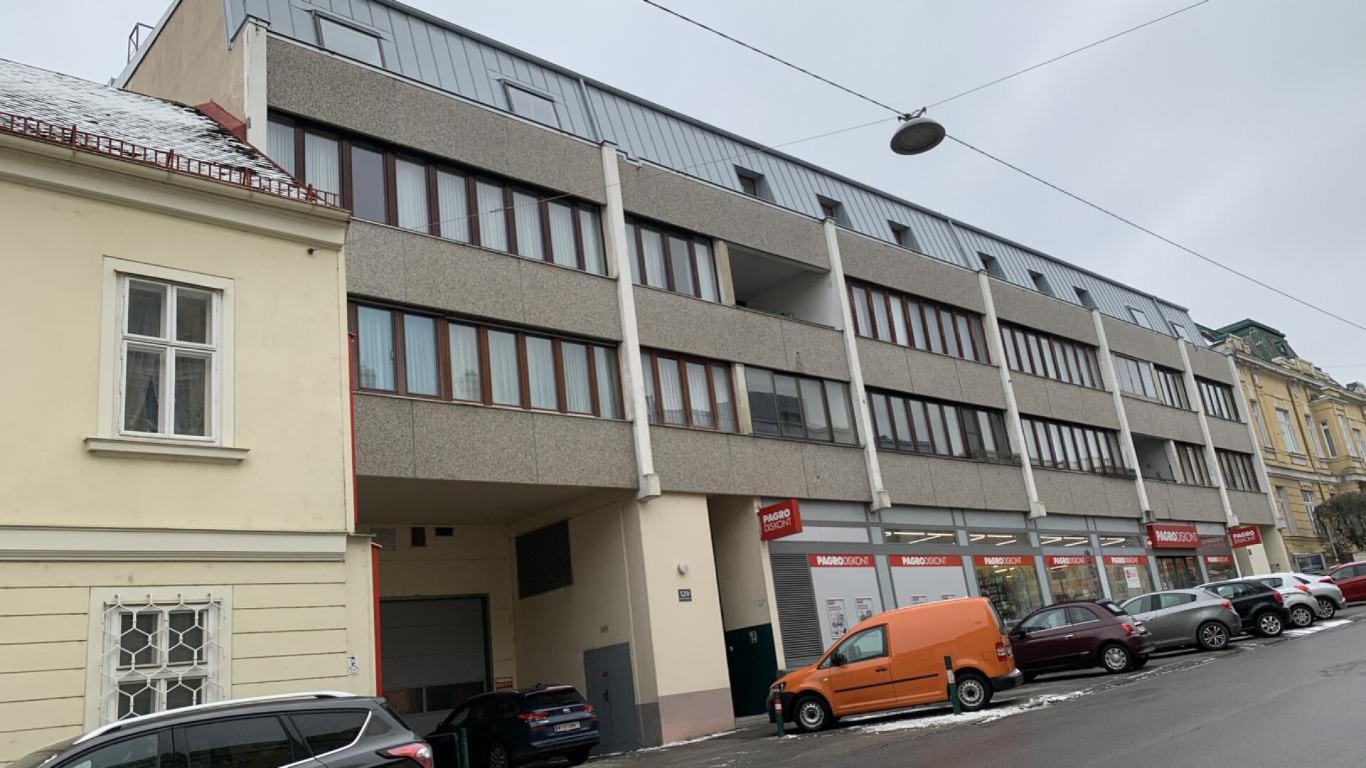 Herzige Kleinwohnung in zentraler Lage von Ober St. Veit zum sofortigen Bezug. Heizung und Warmwasser inklusive, Gartennutzung möglich.