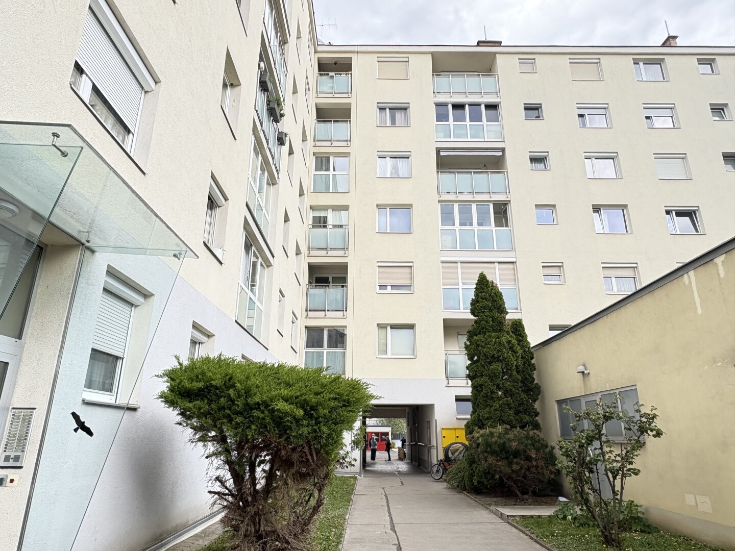 3 Zimmer / 80,79 m2 WNFL inkl. Loggia, Kellerabteil / 6. OG mit Lift / ruhige  sonnige Lage
