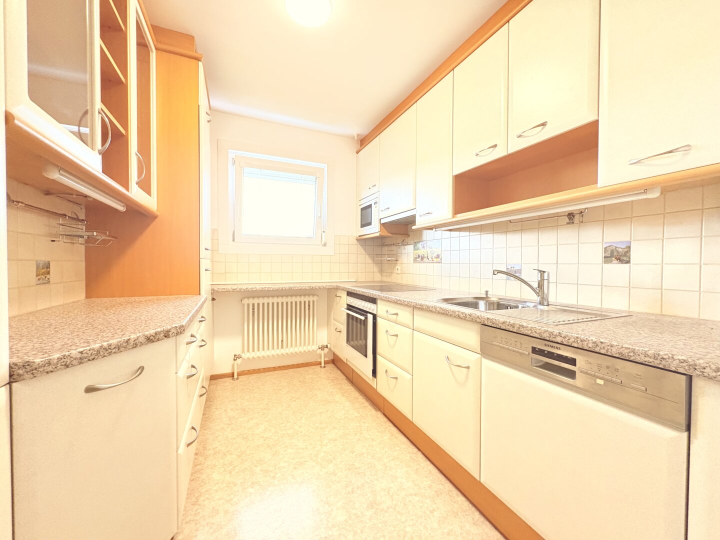 3 Zimmer / 80,79 m2 WNFL inkl. Loggia, Kellerabteil / 6. OG mit Lift / ruhige  sonnige Lage