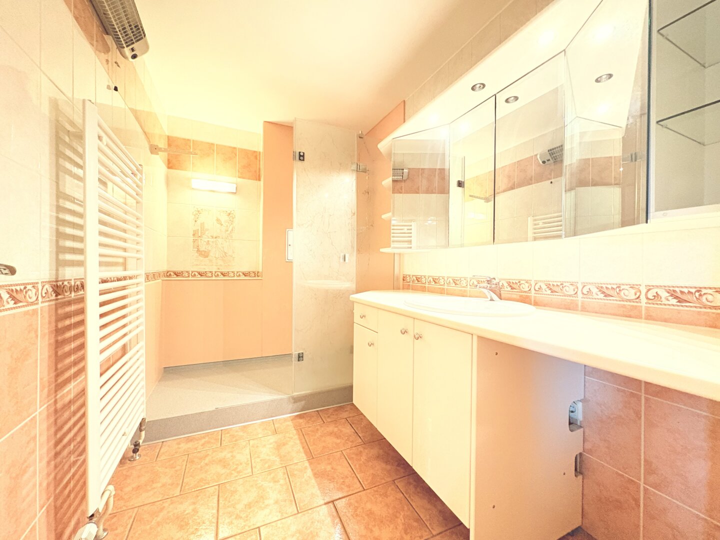 3 Zimmer / 80,79 m2 WNFL inkl. Loggia, Kellerabteil / 6. OG mit Lift / ruhige  sonnige Lage