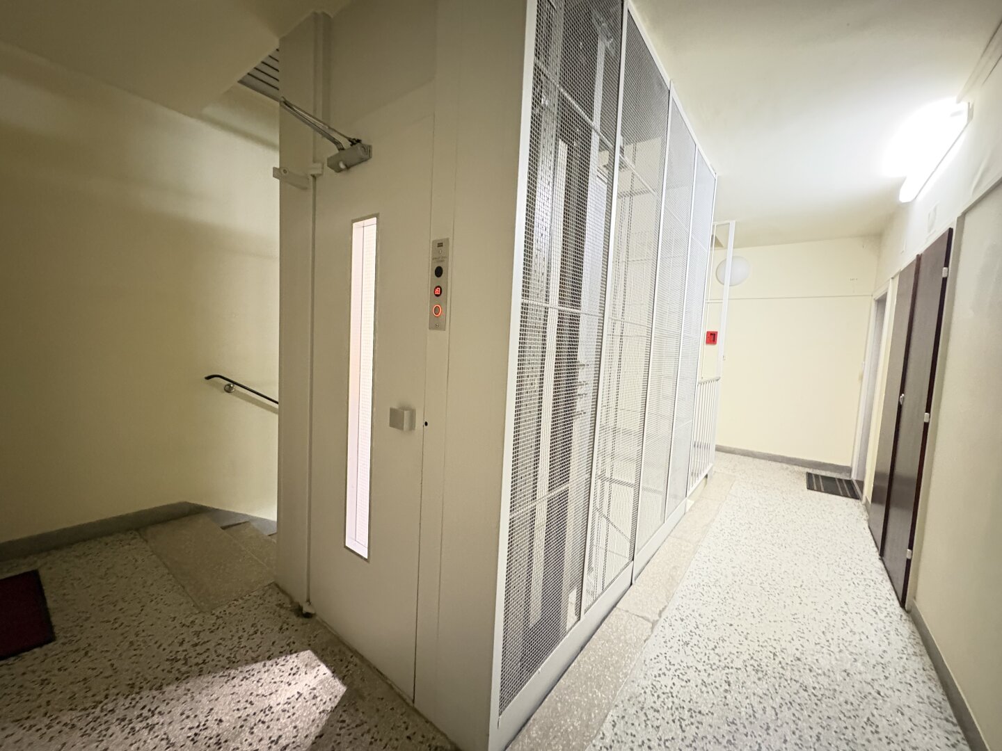 3 Zimmer / 80,79 m2 WNFL inkl. Loggia, Kellerabteil / 6. OG mit Lift / ruhige  sonnige Lage