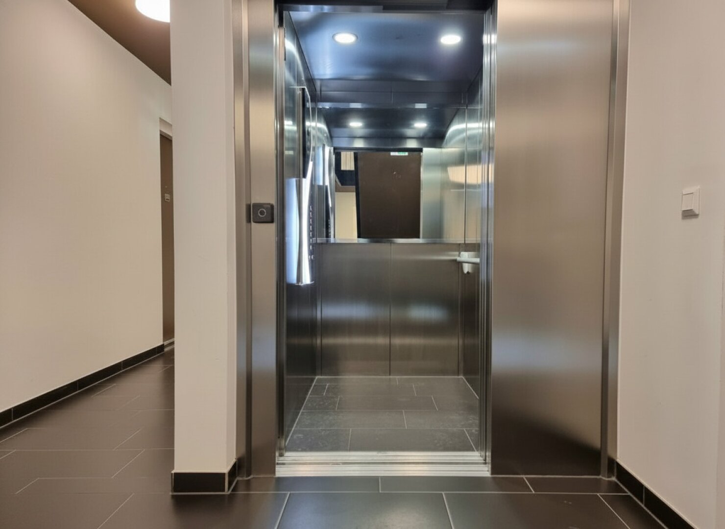 Treppenhaus / Lift