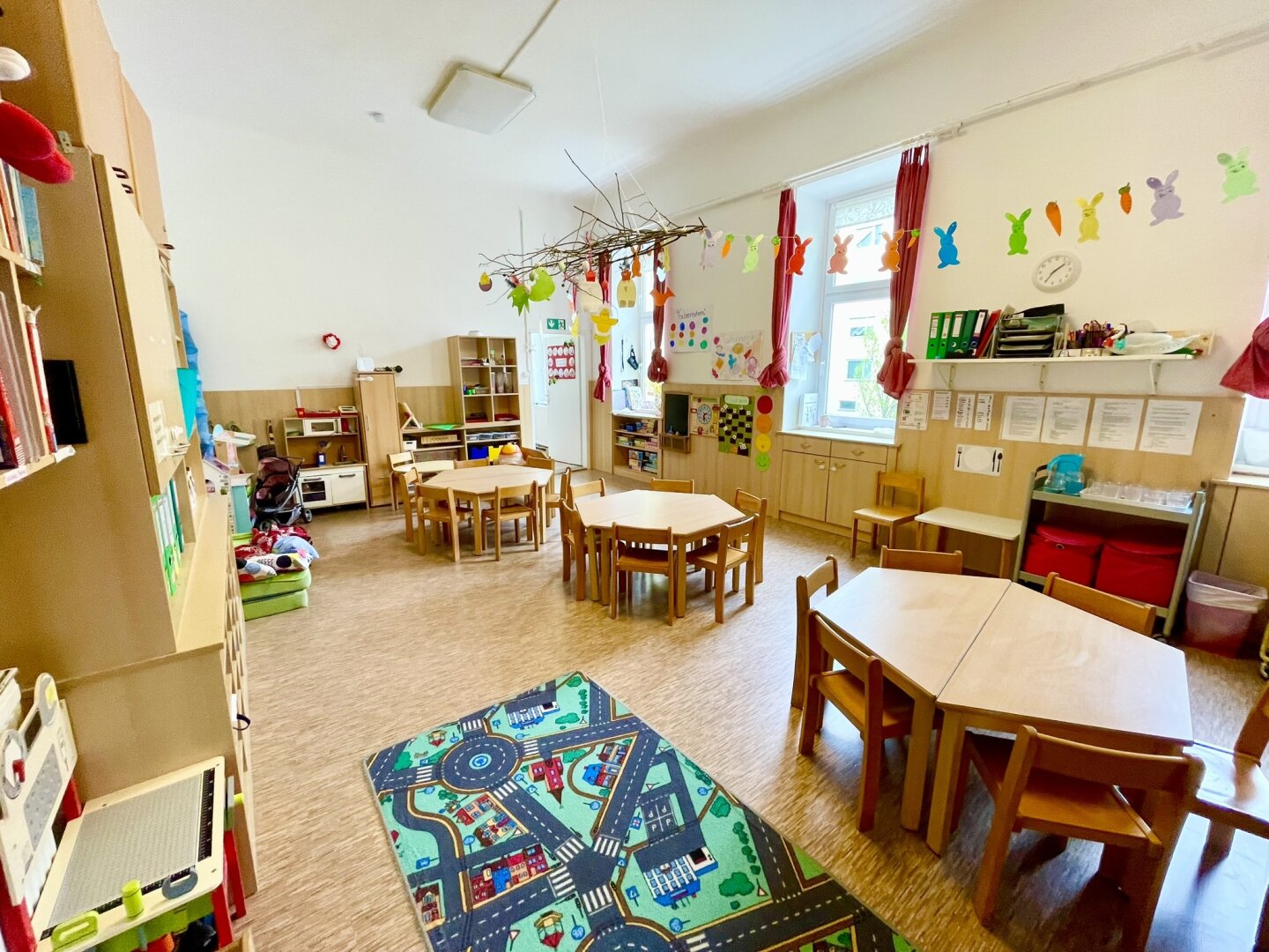 Zu vermieten: Charmanter Kindergarten + 225 m² Gartenfläche und Kinderspielplatz in der Schönbrunner Straße 152, 1120 Wien