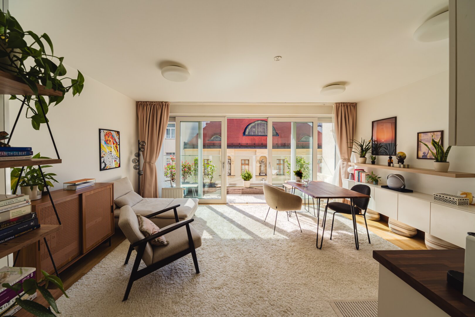 Charmante Wohnung mit Loggia inkl. Küche (Bosch), klimatisiert, in der Kaiserstraße 26, 1070 Wien, Nur 300 m entfernt zur Mariahilfer Straße