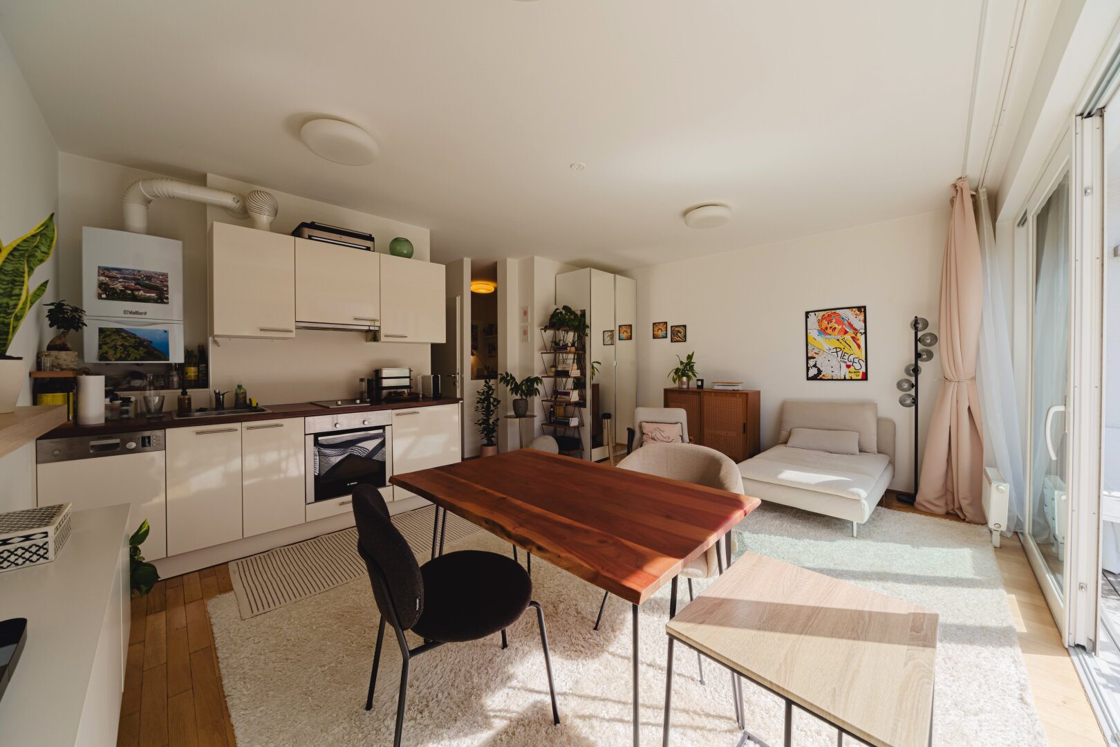 Charmante Wohnung mit Loggia inkl. Küche (Bosch), klimatisiert, in der Kaiserstraße 26, 1070 Wien, Nur 300 m entfernt zur Mariahilfer Straße