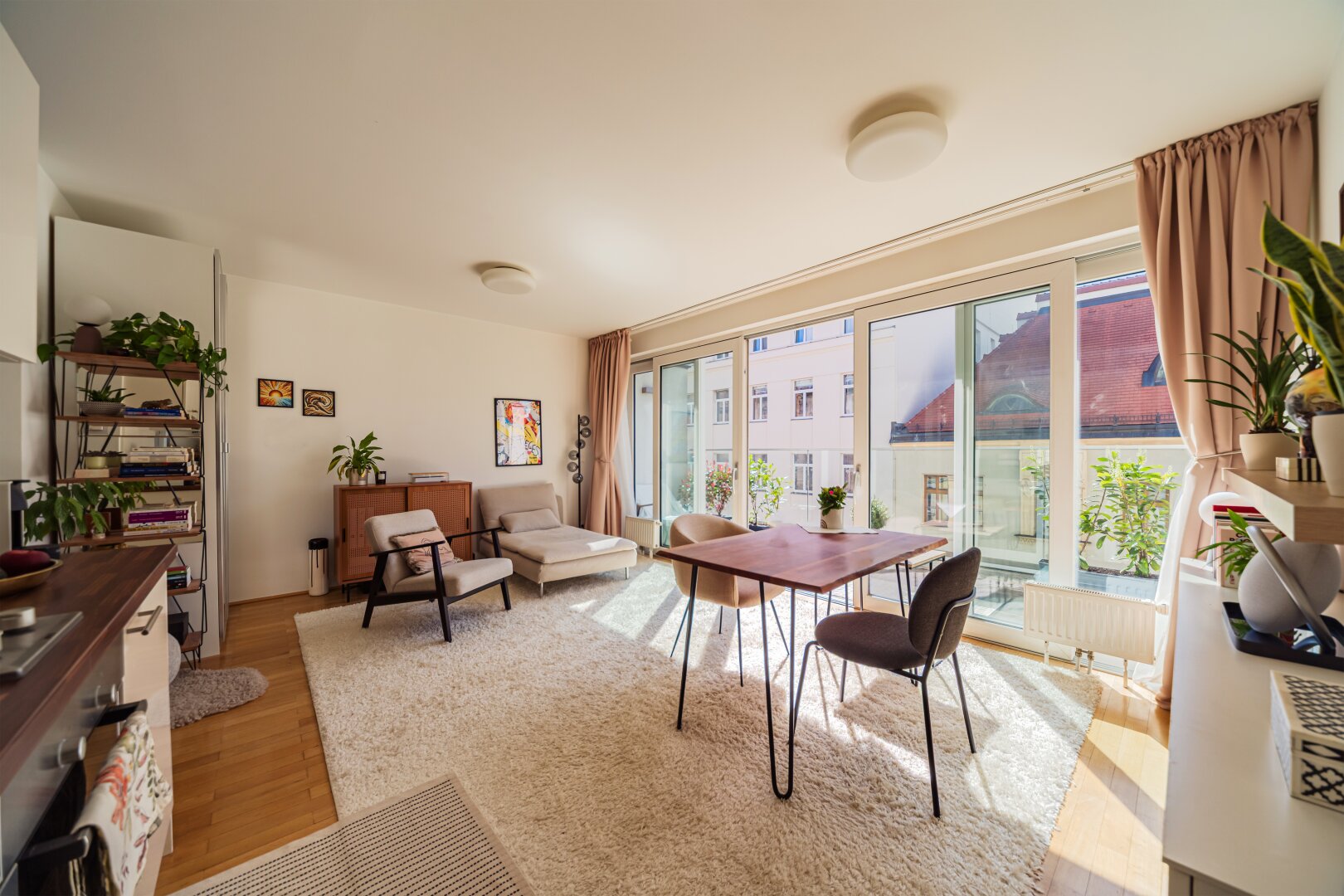 Charmante Wohnung mit Loggia inkl. Küche (Bosch), klimatisiert, in der Kaiserstraße 26, 1070 Wien, Nur 300 m entfernt zur Mariahilfer Straße