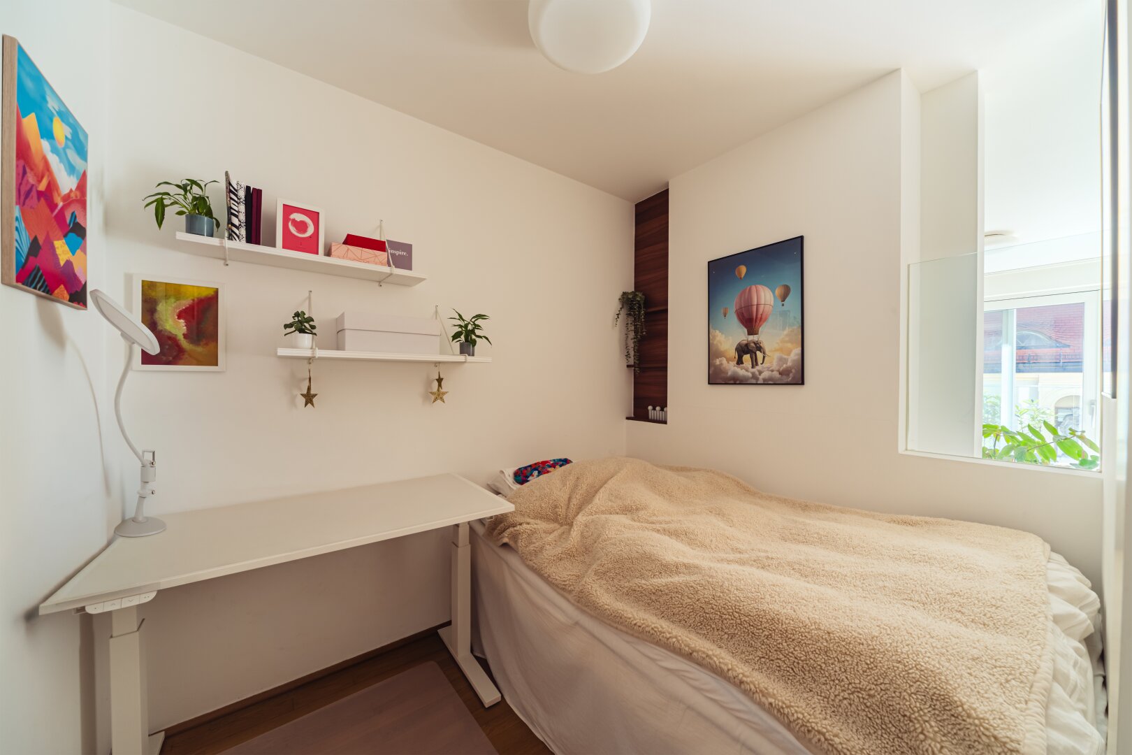 Charmante Wohnung mit Loggia inkl. Küche (Bosch), klimatisiert, in der Kaiserstraße 26, 1070 Wien, Nur 300 m entfernt zur Mariahilfer Straße