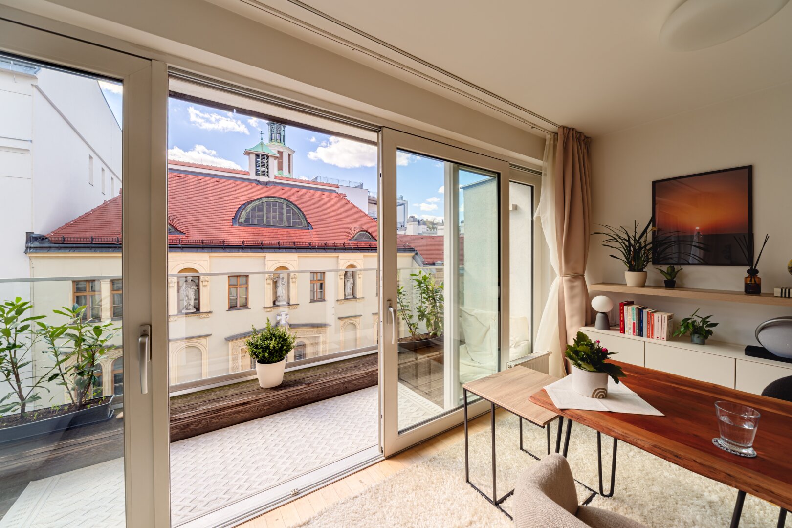 Charmante Wohnung mit Loggia inkl. Küche (Bosch), klimatisiert, in der Kaiserstraße 26, 1070 Wien, Nur 300 m entfernt zur Mariahilfer Straße