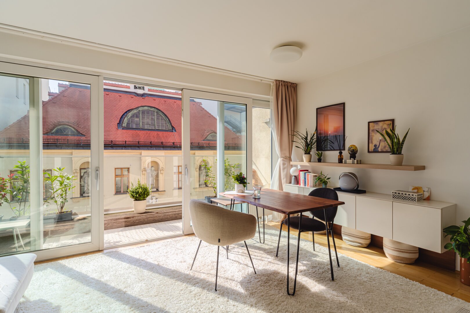 Charmante Wohnung mit Loggia inkl. Küche (Bosch), klimatisiert, in der Kaiserstraße 26, 1070 Wien, Nur 300 m entfernt zur Mariahilfer Straße