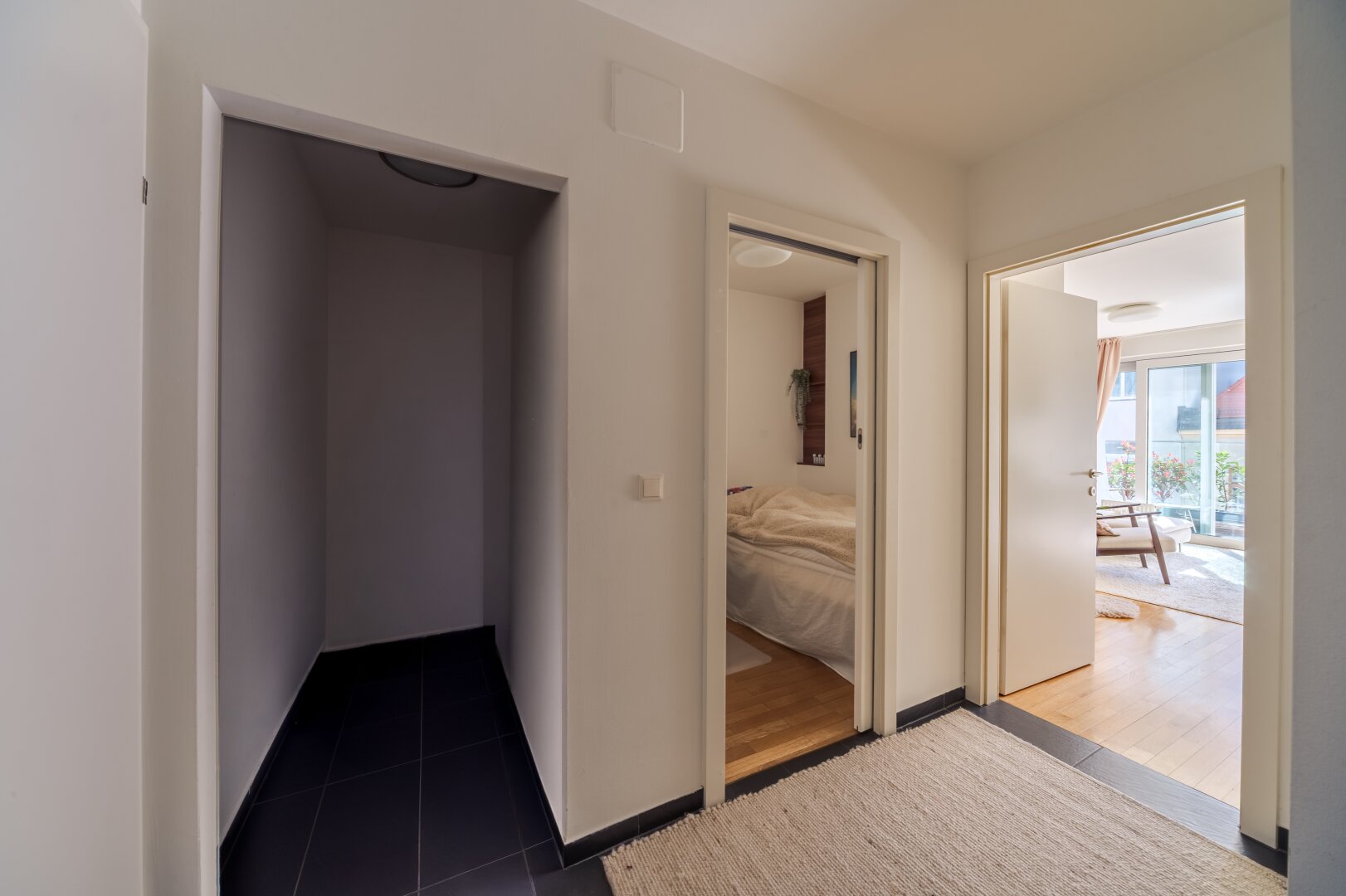 Charmante Wohnung mit Loggia inkl. Küche (Bosch), klimatisiert, in der Kaiserstraße 26, 1070 Wien, Nur 300 m entfernt zur Mariahilfer Straße