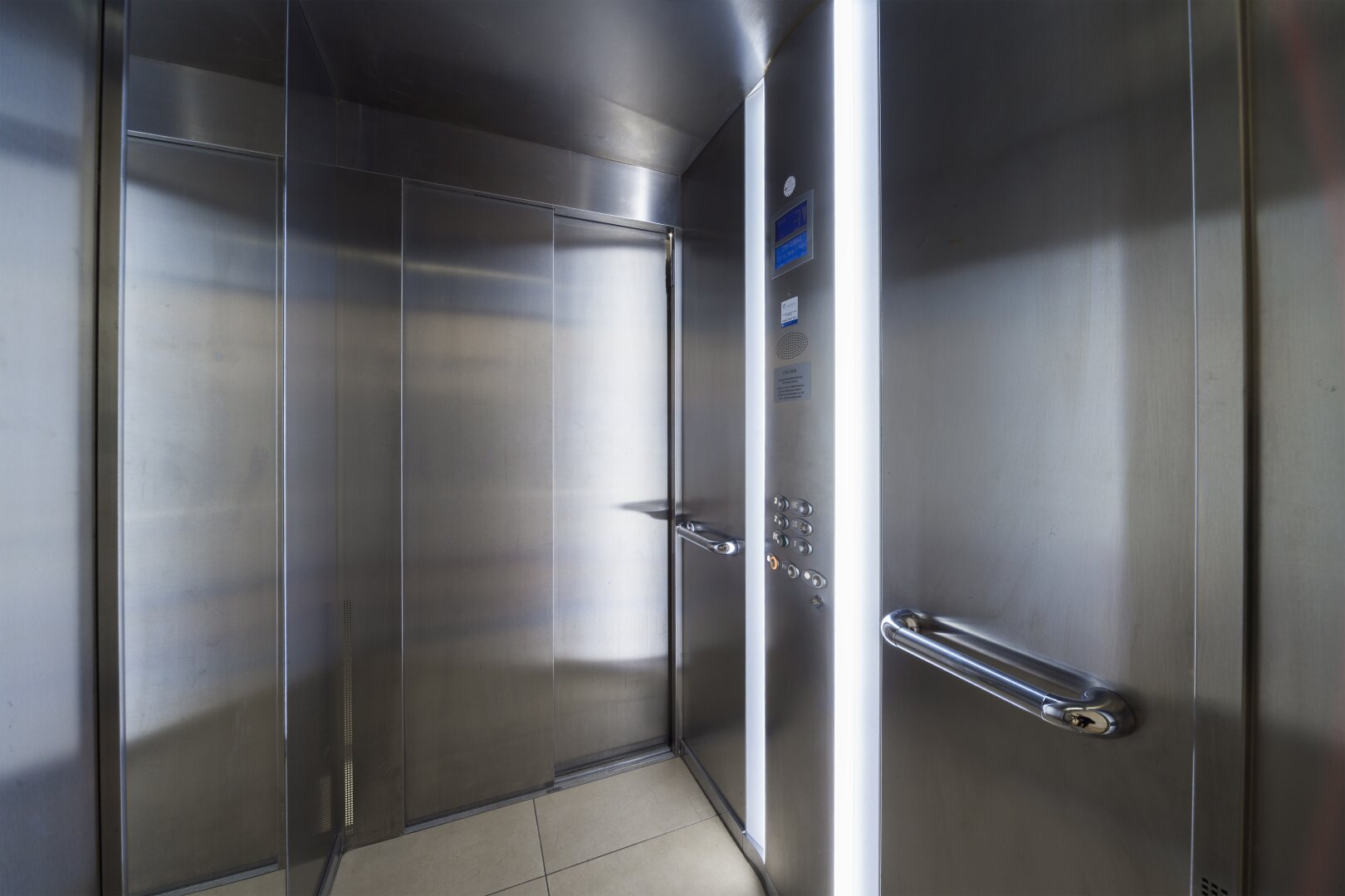 Charmante Wohnung mit Loggia inkl. Küche (Bosch), klimatisiert, in der Kaiserstraße 26, 1070 Wien, Nur 300 m entfernt zur Mariahilfer Straße