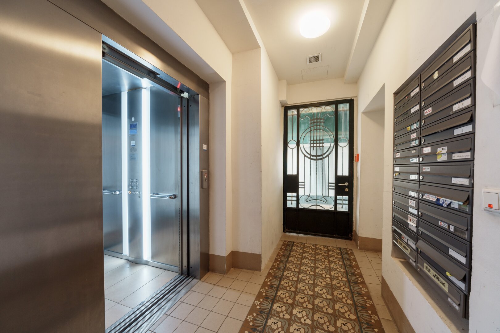 Charmante Wohnung mit Loggia inkl. Küche (Bosch), klimatisiert, in der Kaiserstraße 26, 1070 Wien, Nur 300 m entfernt zur Mariahilfer Straße