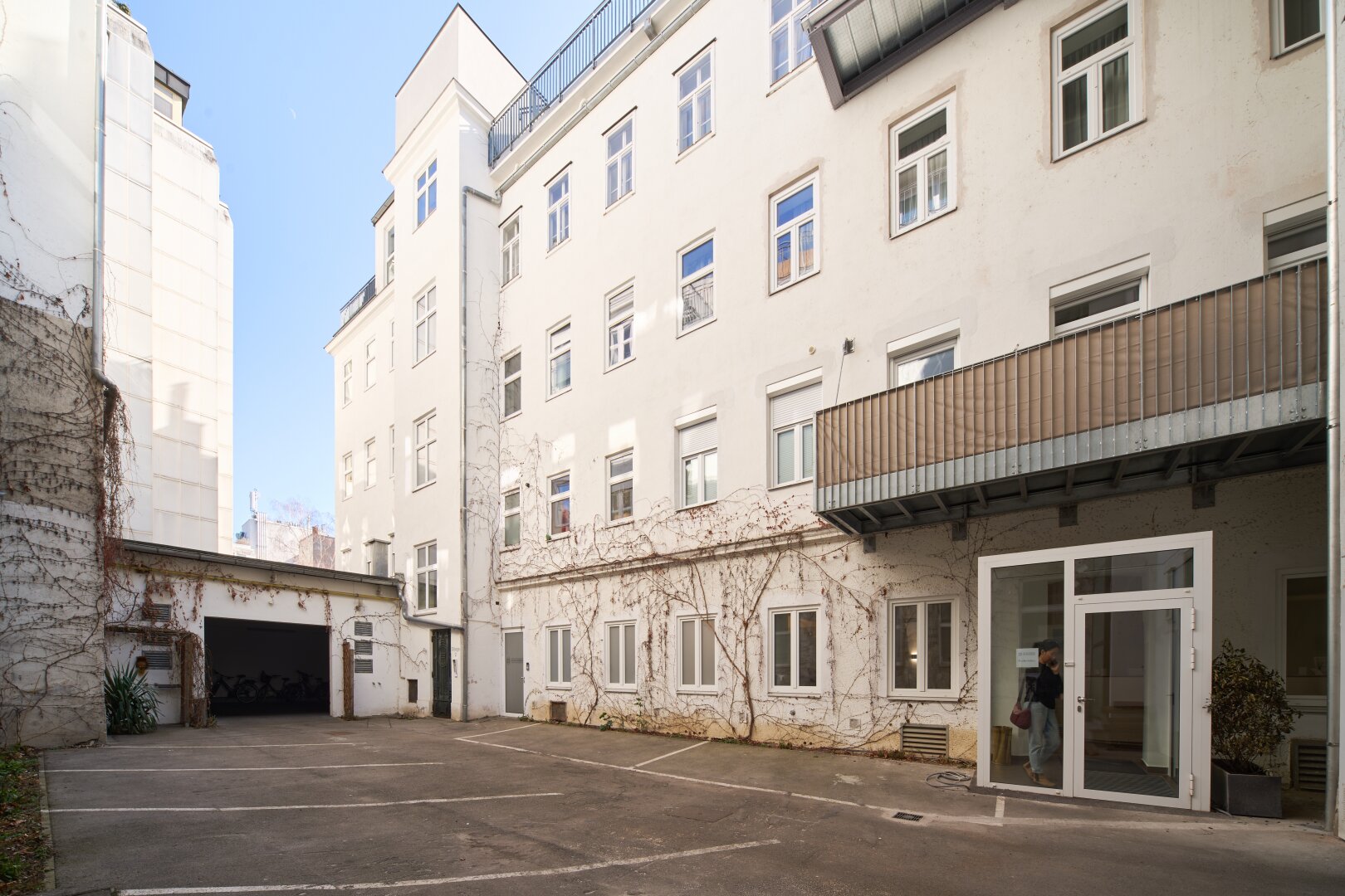 Charmante Wohnung mit Loggia inkl. Küche (Bosch), klimatisiert, in der Kaiserstraße 26, 1070 Wien, Nur 300 m entfernt zur Mariahilfer Straße