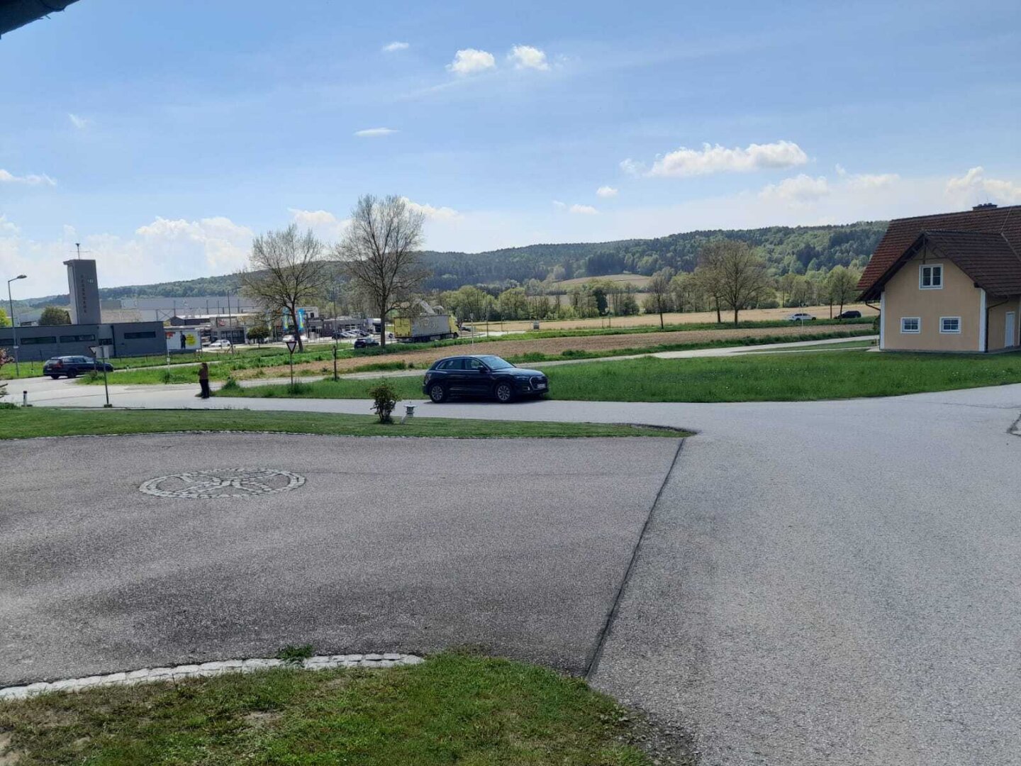 Sonniges, ebenes Baugrundstück in schöner Wohnlage