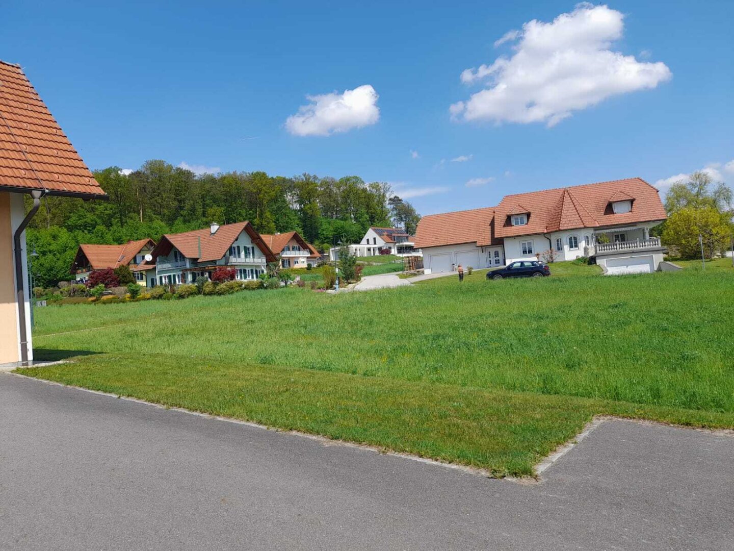 Sonniges, ebenes Baugrundstück in schöner Wohnlage