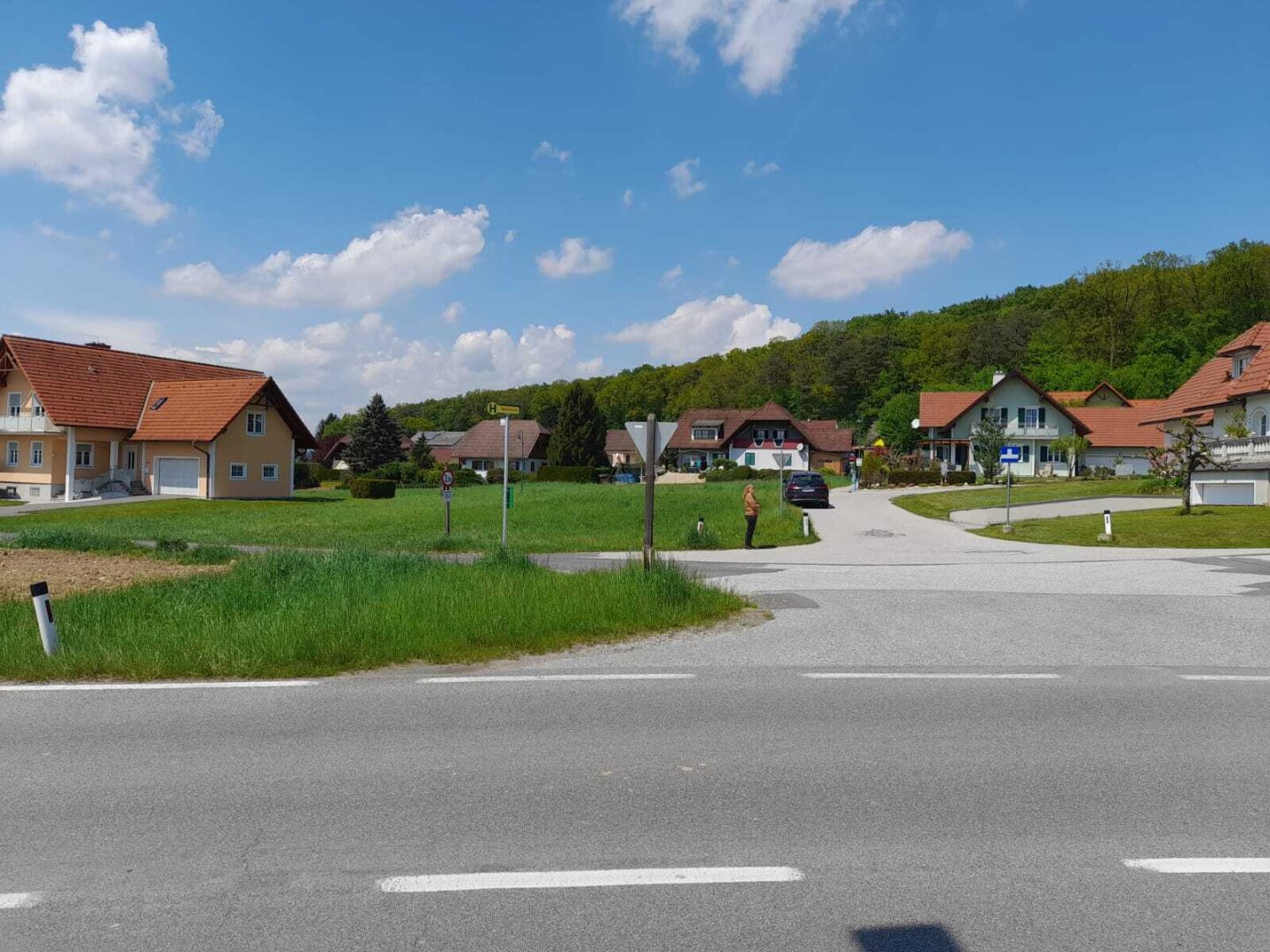 Sonniges, ebenes Baugrundstück in schöner Wohnlage