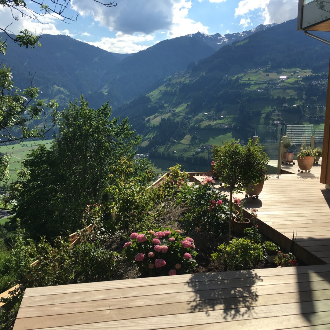 Repräsentatives Traumhaus im Zillertal. Top Qualität, unverbaubare Aussicht, Pool...