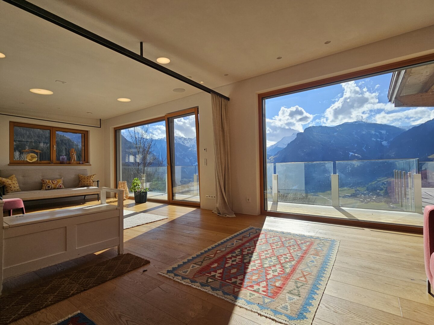 Repräsentatives Traumhaus im Zillertal. Top Qualität, unverbaubare Aussicht, Pool...
