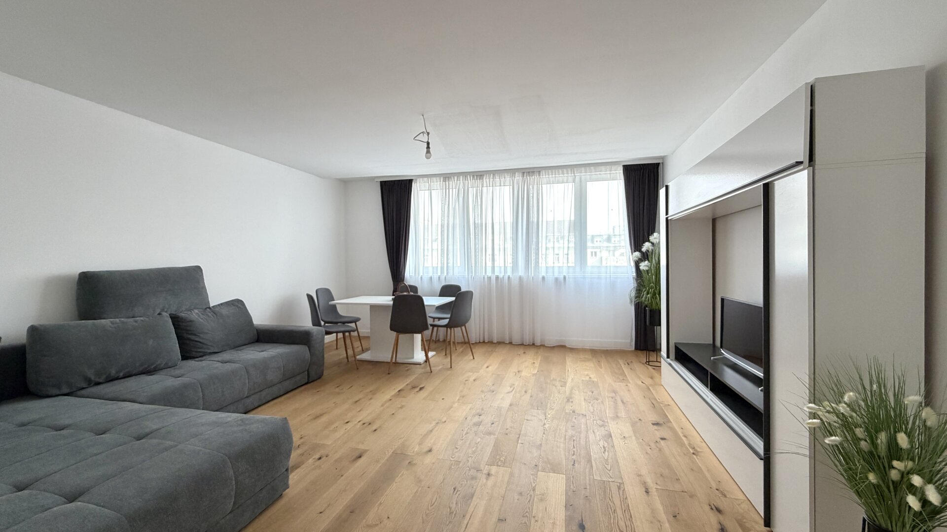 3 Zimmer im Dach mit 10 m² Balkon — Währinger Gürtel 79, 1180 Wien