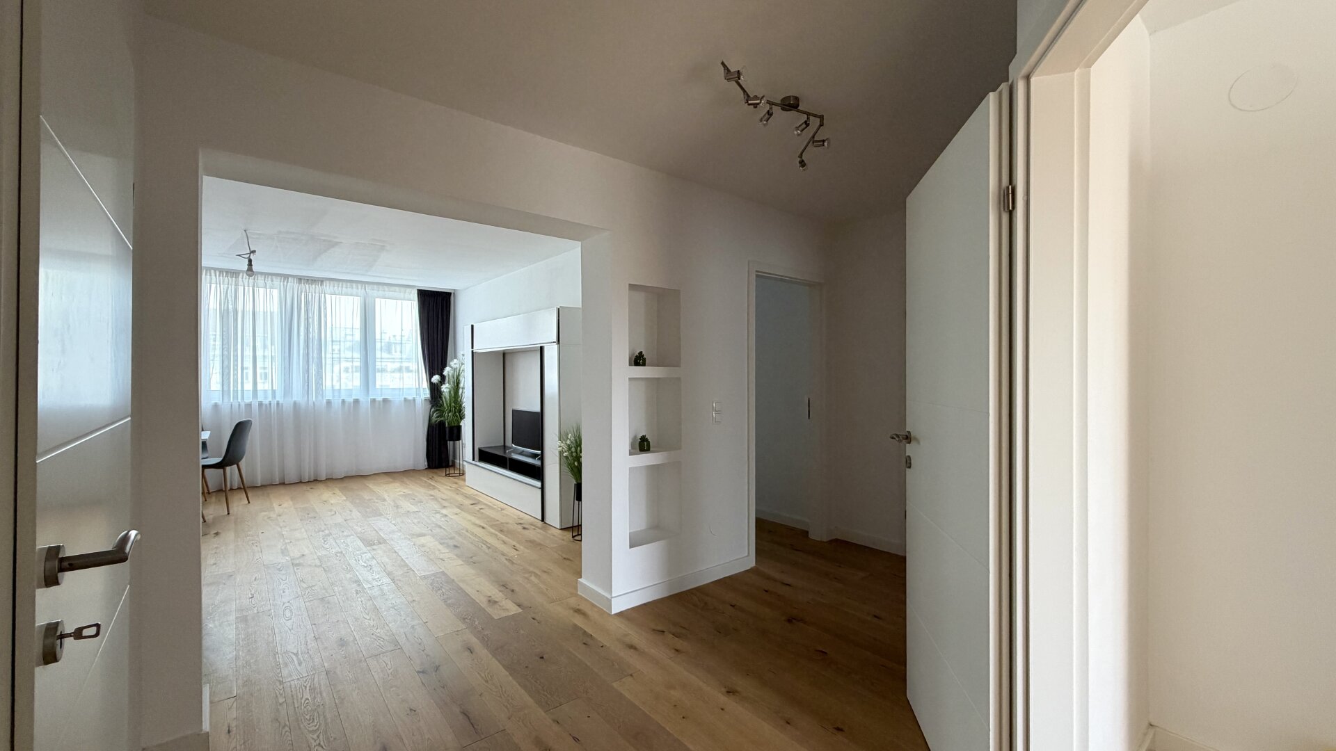 3 Zimmer im Dach mit 10 m² Balkon — Währinger Gürtel 79, 1180 Wien