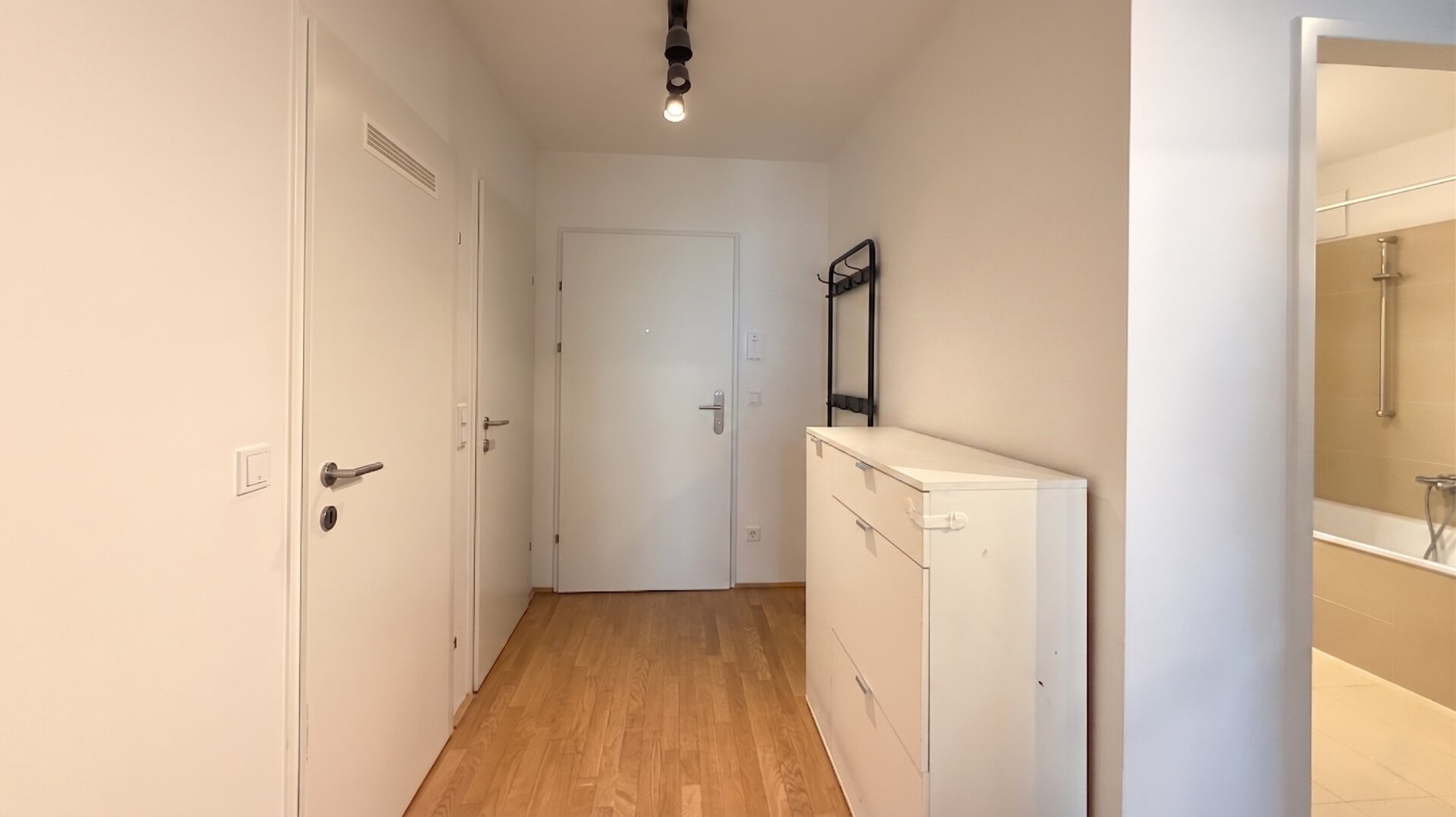 Seestadt Aspern — 3-Zimmer-Wohnung mit Süd-Ost-Balkon und Loggia, 6 Min. zur U2