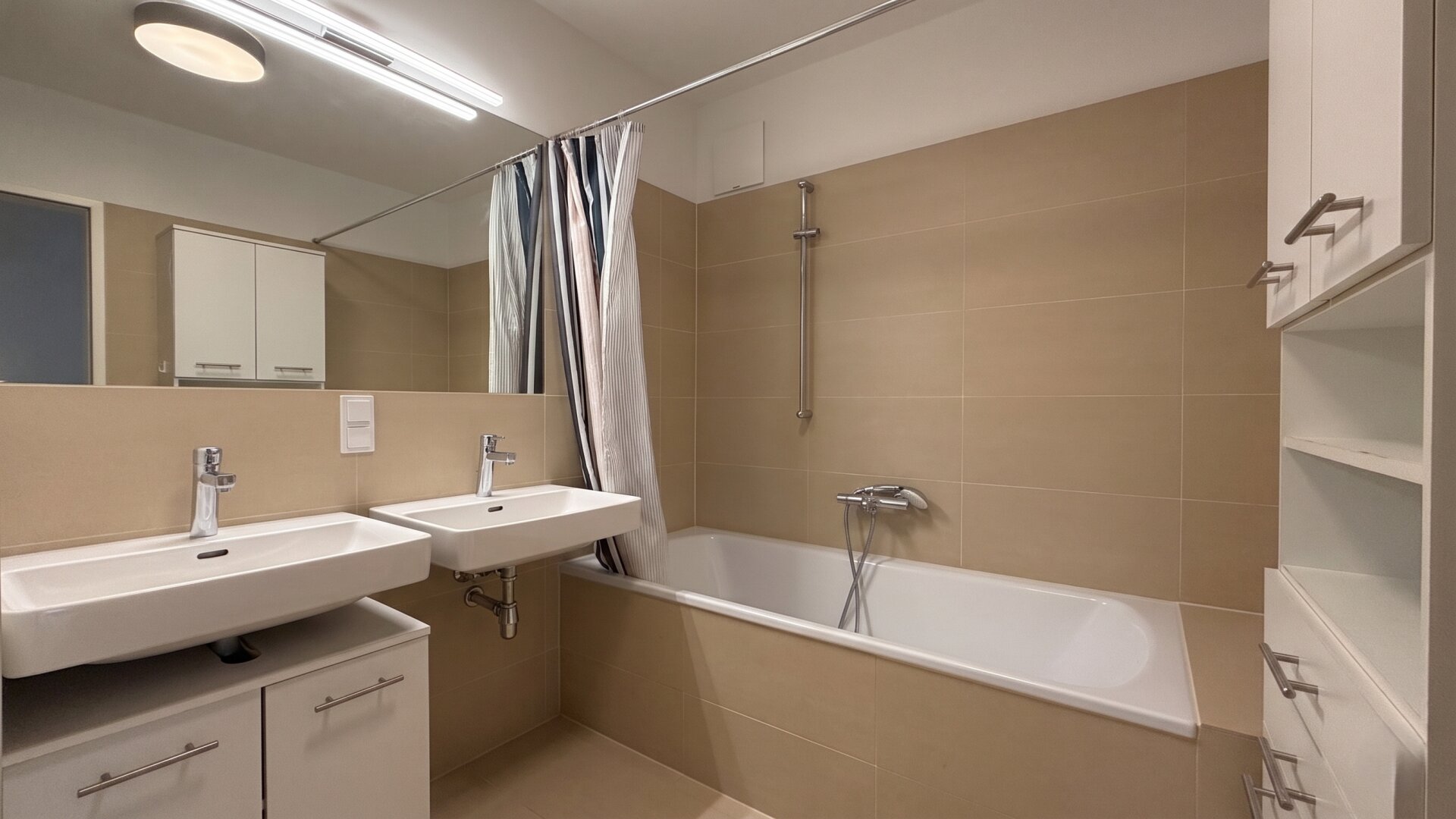 Seestadt Aspern — 3-Zimmer-Wohnung mit Süd-Ost-Balkon und Loggia, 6 Min. zur U2