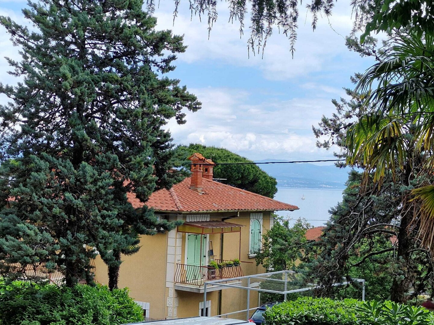 Sie träumen von einem Haus am Meer? 2 Wohneinheiten mit 1200m² eingezäunten Grundstück!